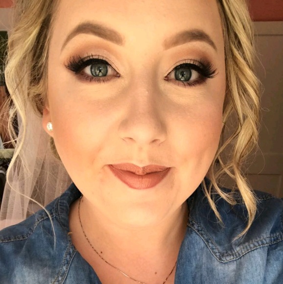 Meet your Posher, Taylor - Picture 1 of 1